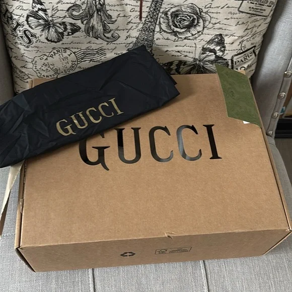 GUCCI Off The Grid high top sneaker. Gucci size 7 and runs big, fits like and 8 - Picture 5 of 5